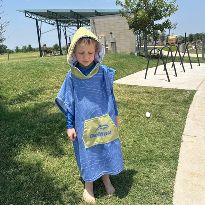 HOODED PONCHO TOWEL: BLUE SWIRL