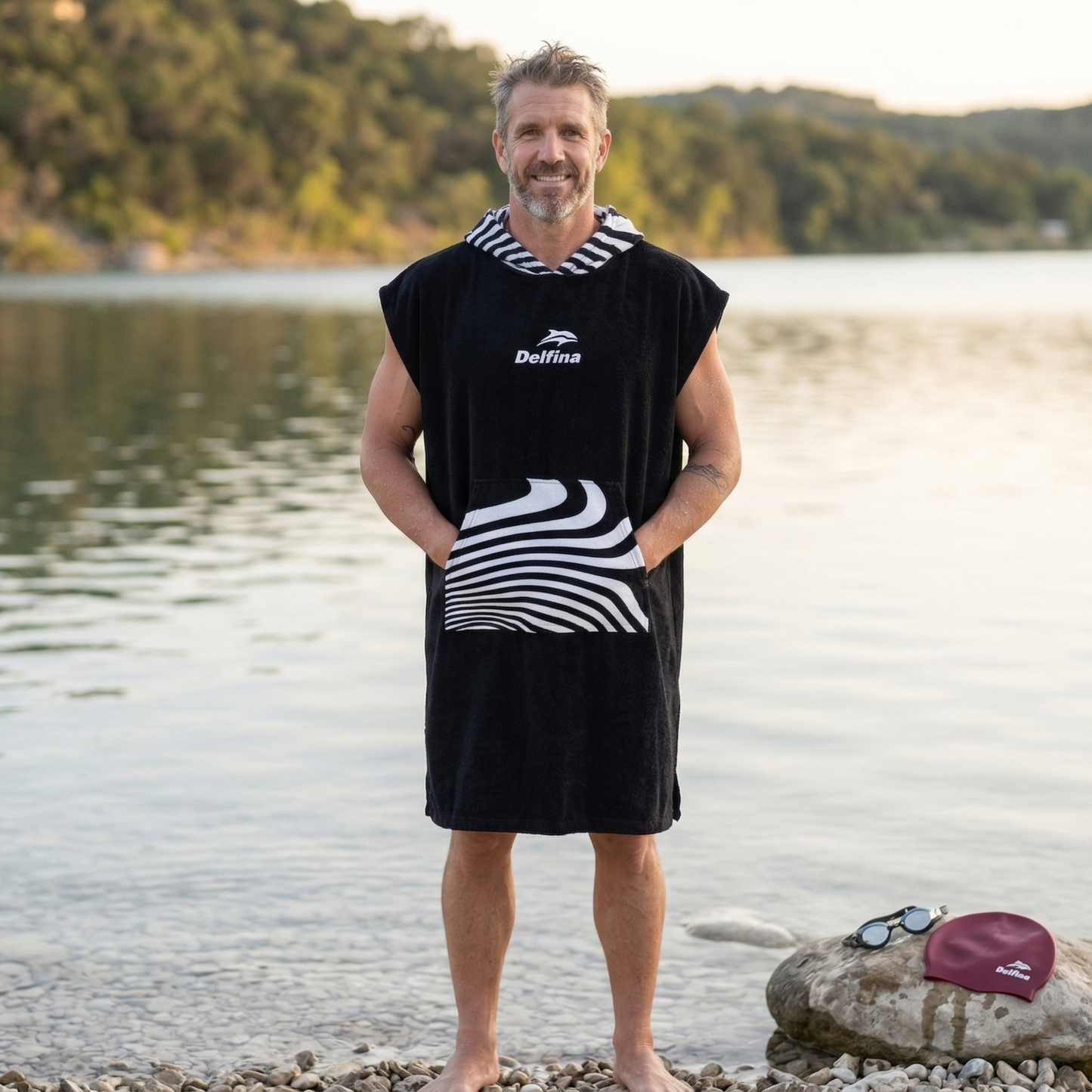 HOODED PONCHO TOWEL: FLOW BLACK
